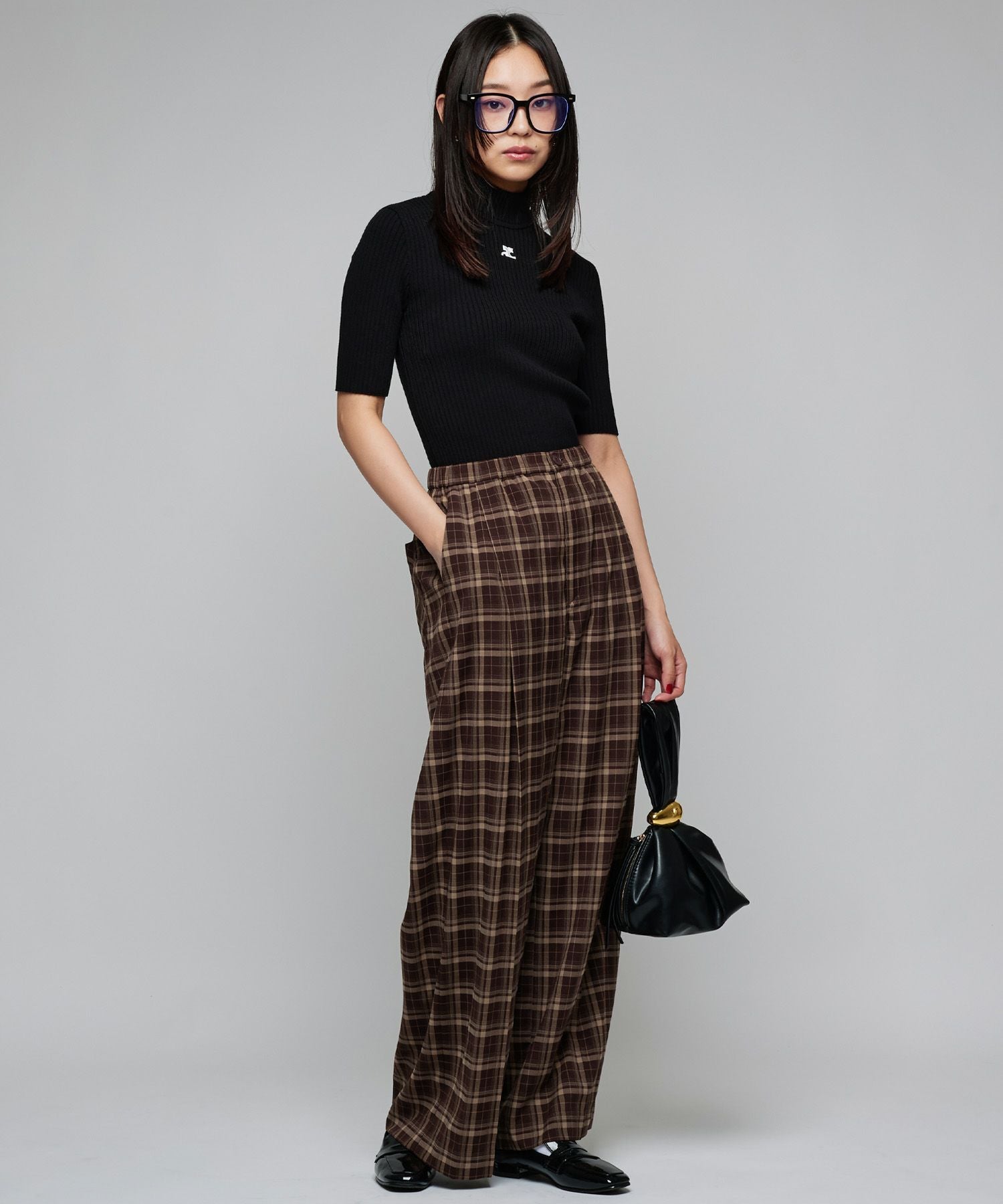 COURREGES WOMANタートルロゴニット | Narcissus WEB STORE