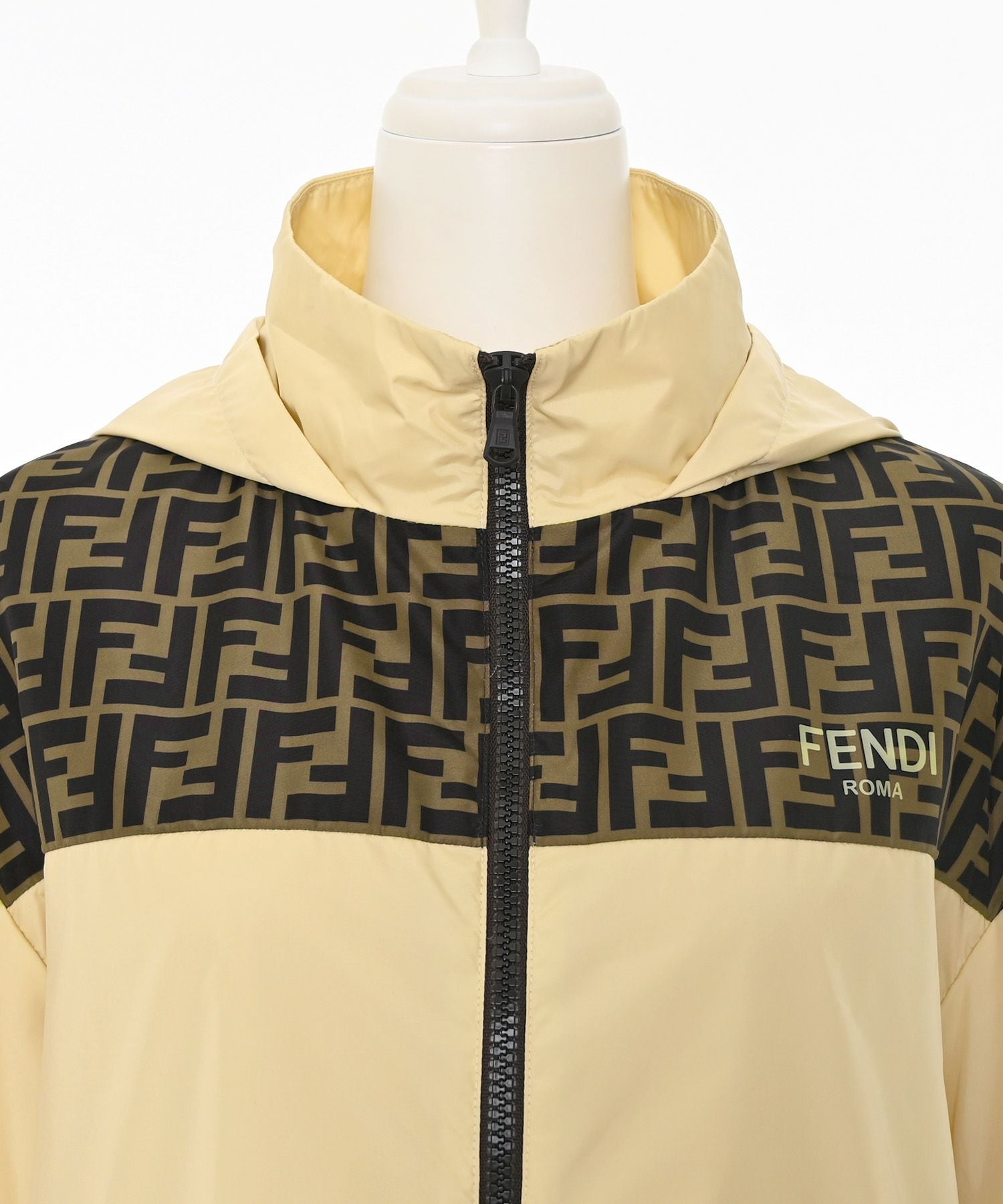 フェンディ　FENDI ジャケット　キッズ　10A Fendi Kids Reversible FF K-Way Jacket in Black | Childsplay Clothing
