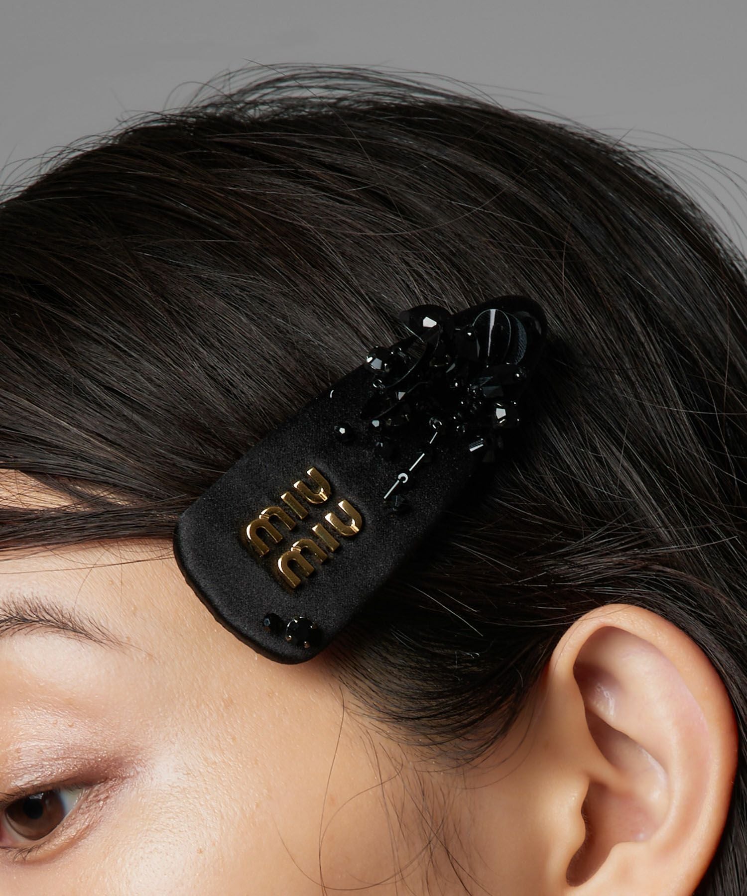 MIUMIUロゴヘアクリップ | Narcissus WEB STORE
