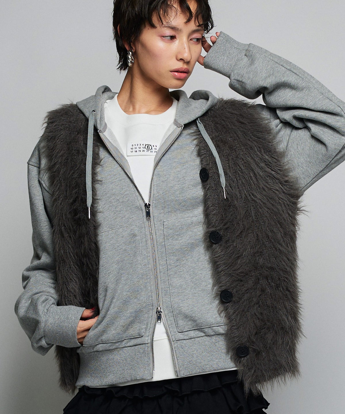 MODEL：H160cm B75cm H79cm