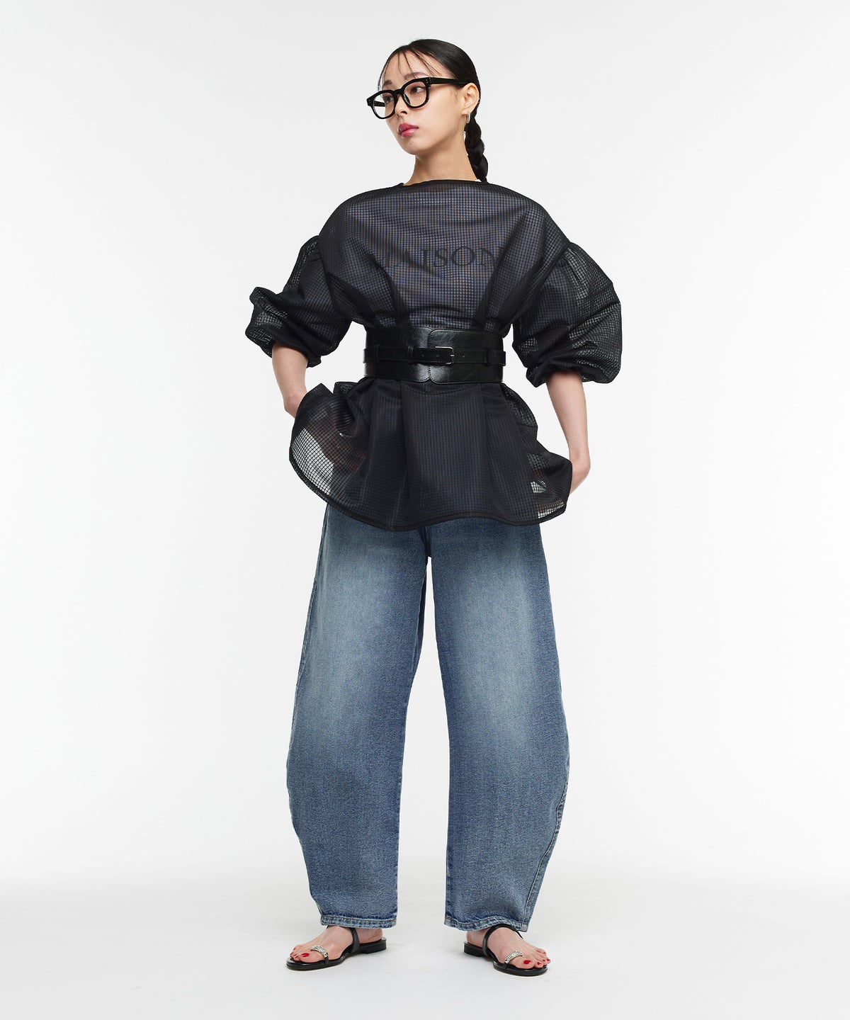 MODEL：H165cm B78cm H83cm