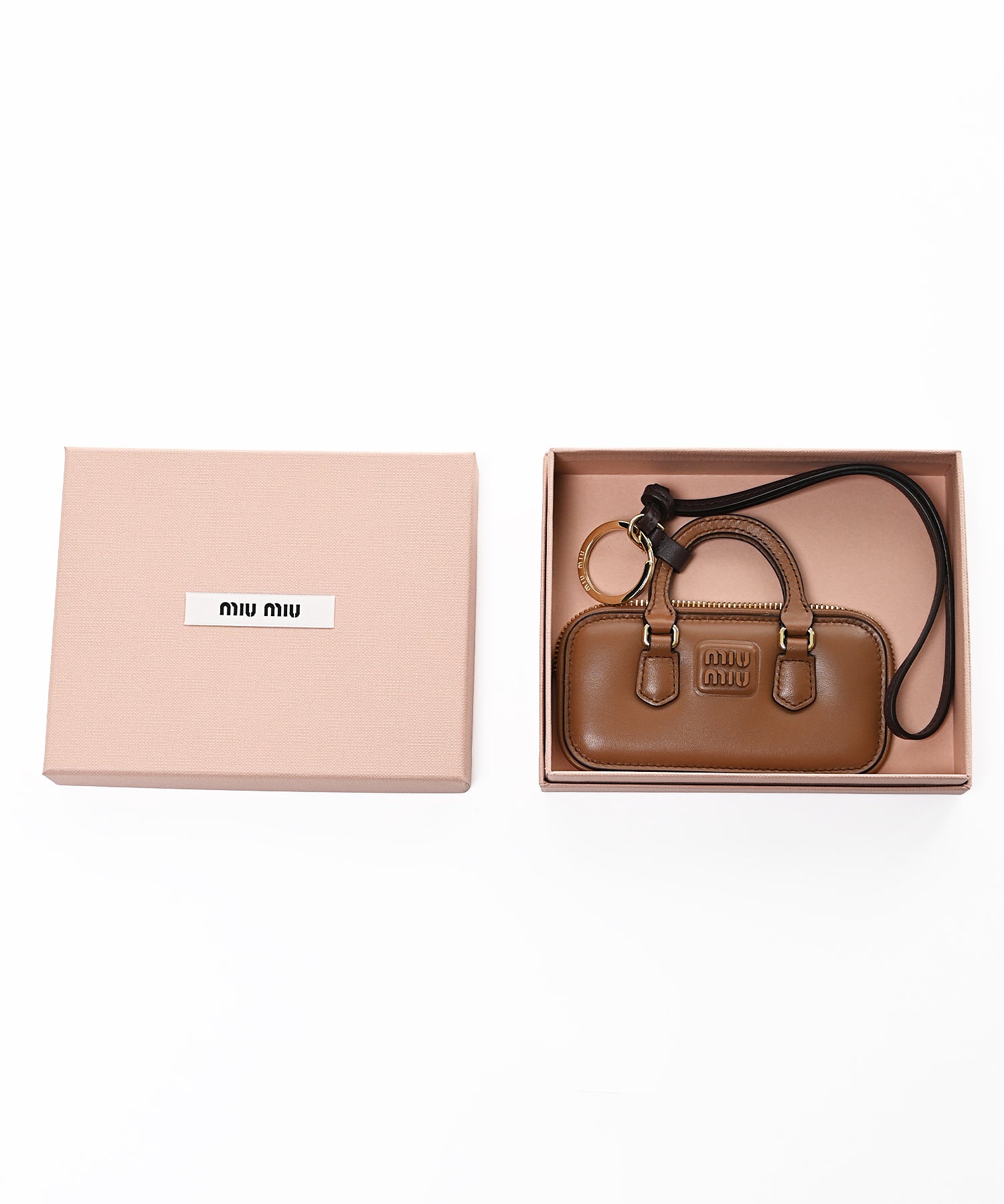 MIUMIUレザーバッグチャーム