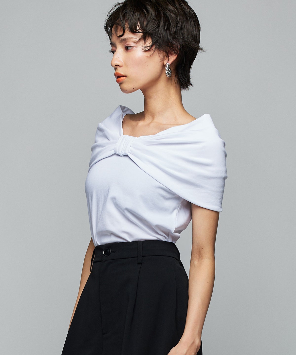 MODEL：H160cm B75cm H79cm