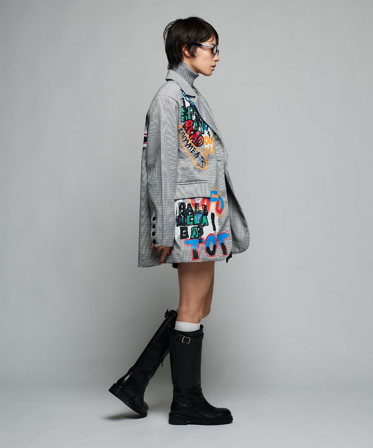 MODEL：H160cm B75cm H79cm