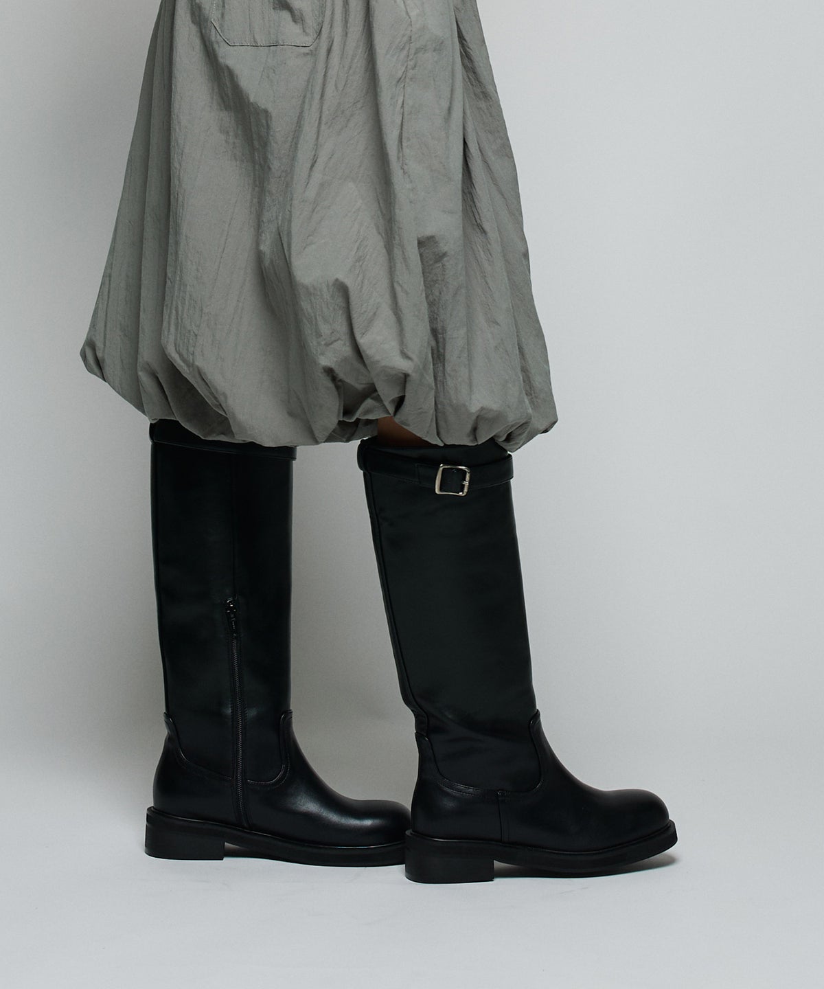 MODEL：H160cm B75cm H79cm