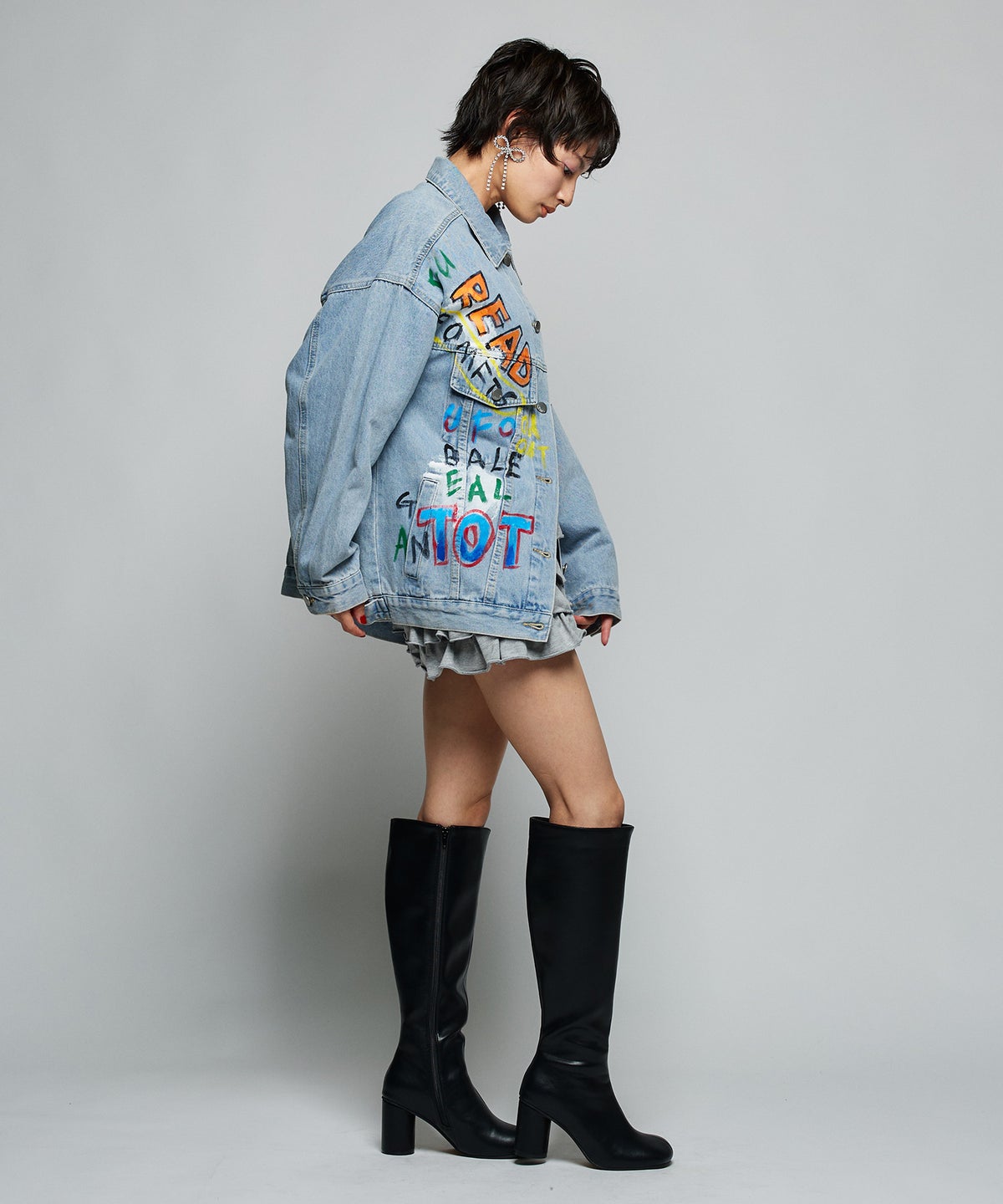 MODEL：H160cm B75cm H79cm