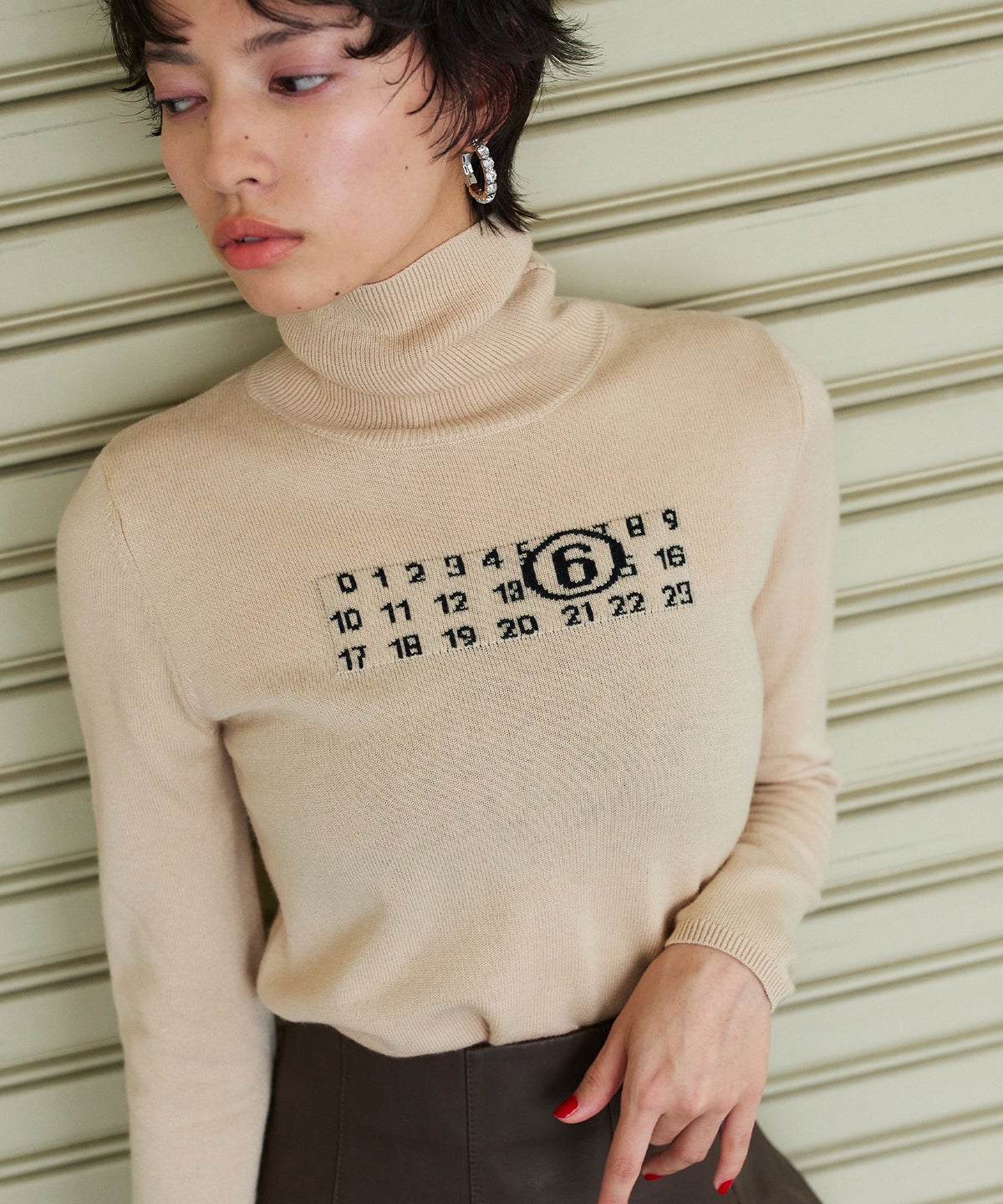 MODEL：H160cm B75cm H79cm