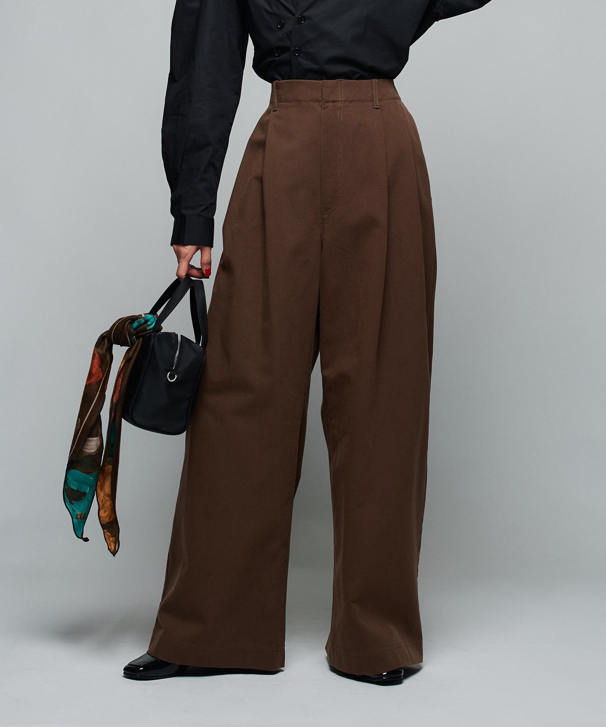 MODEL：H160cm B75cm H79cm