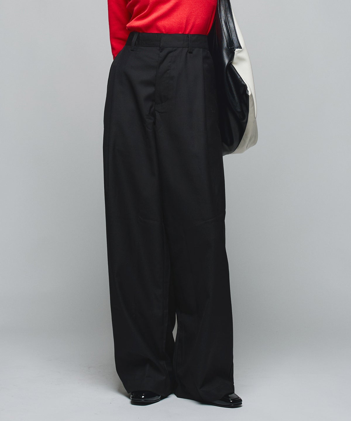 MODEL：H160cm B75cm H79cm