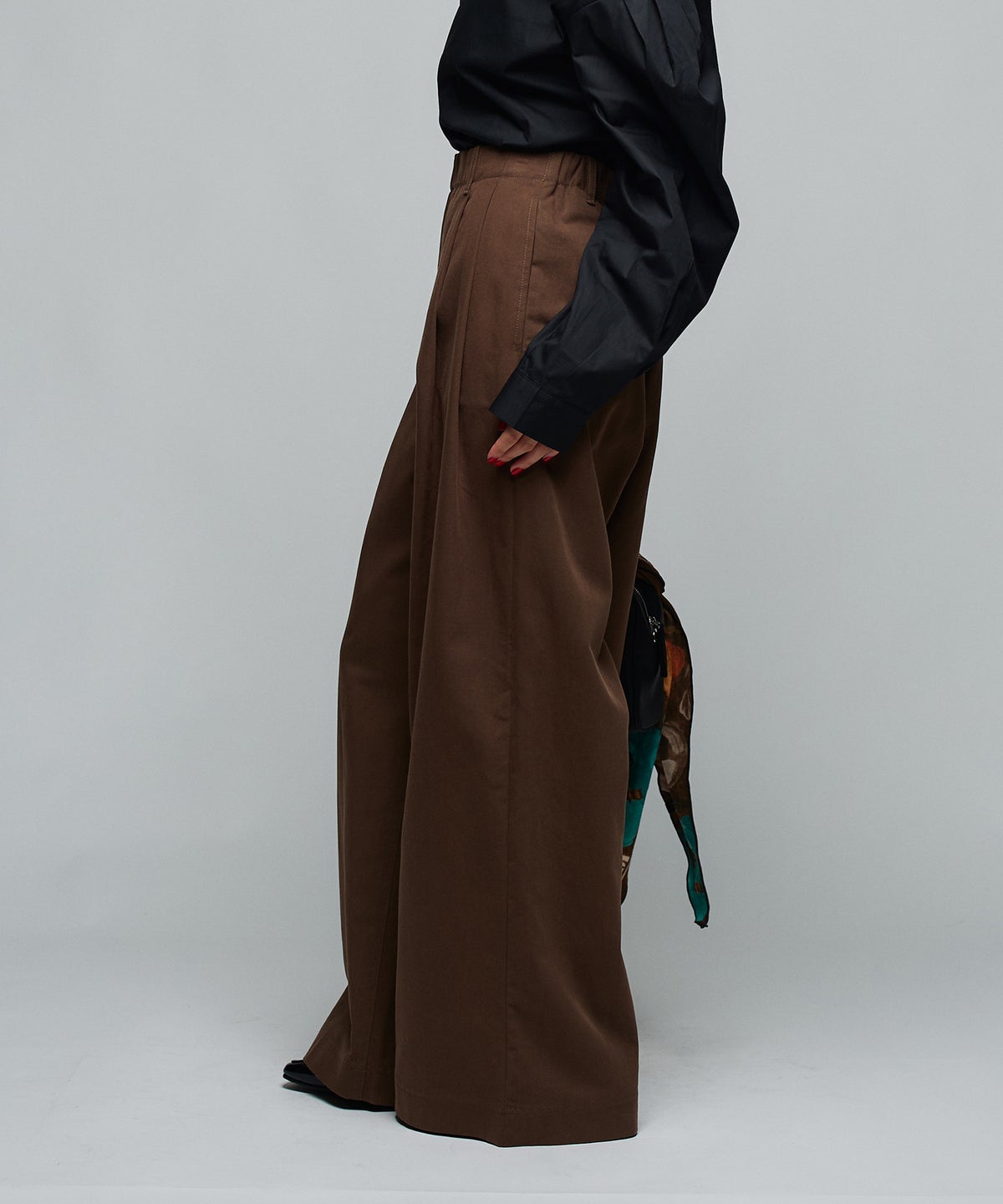 MODEL：H160cm B75cm H79cm