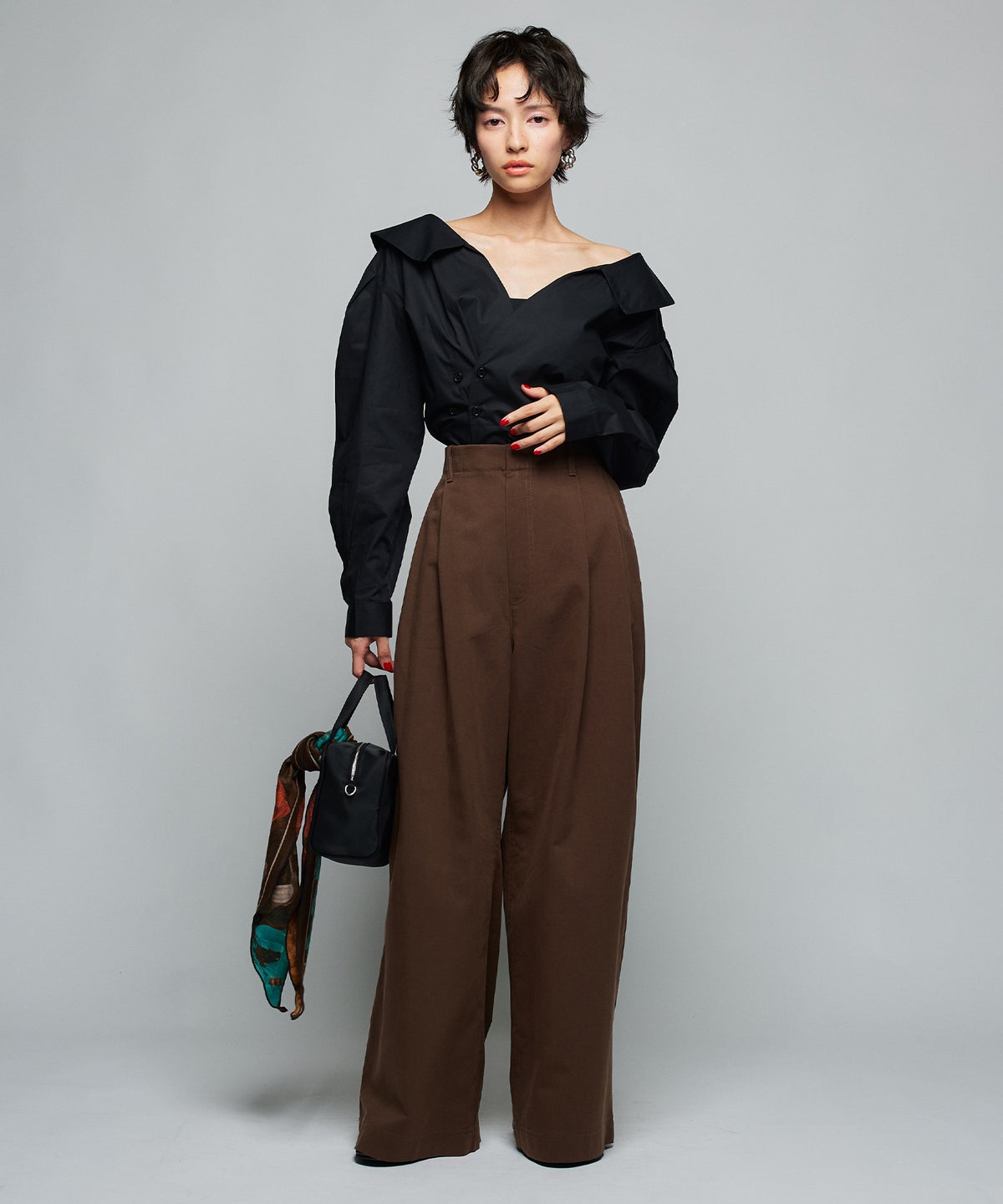 MODEL：H160cm B75cm H79cm