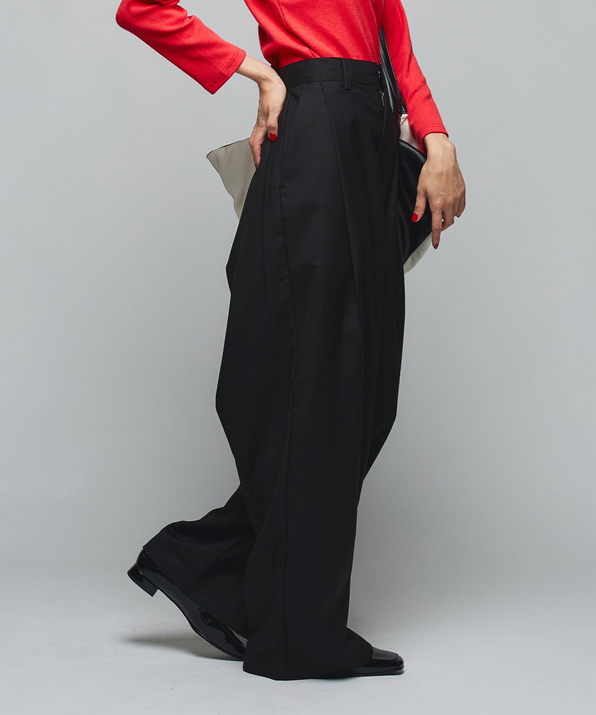 MODEL：H160cm B75cm H79cm
