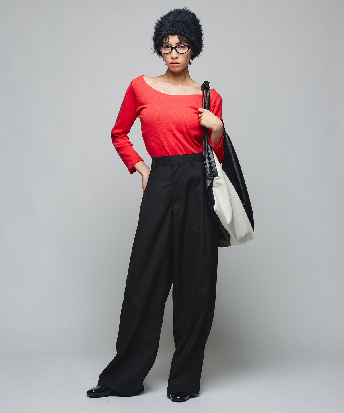 MODEL：H160cm B75cm H79cm