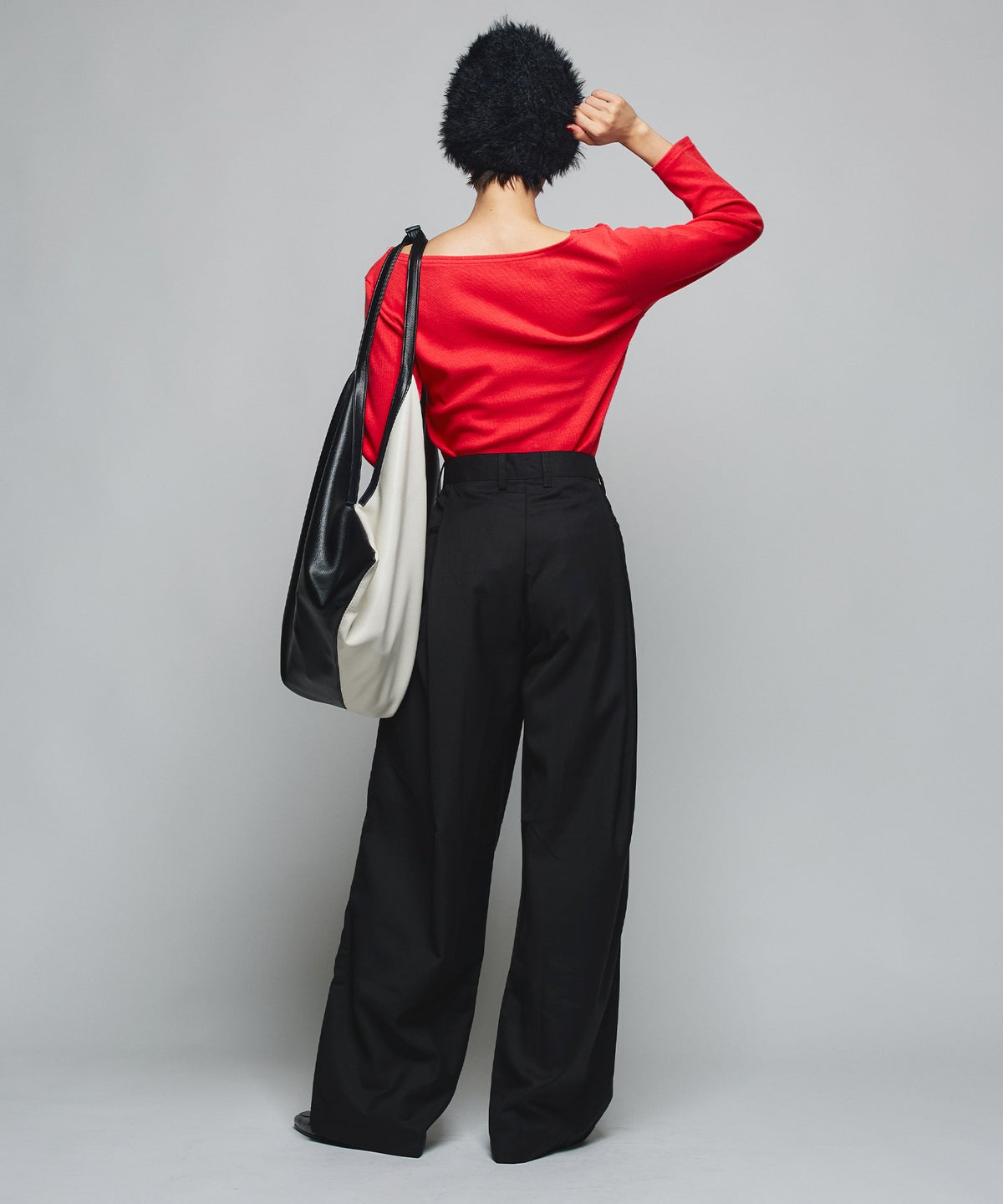 MODEL：H160cm B75cm H79cm