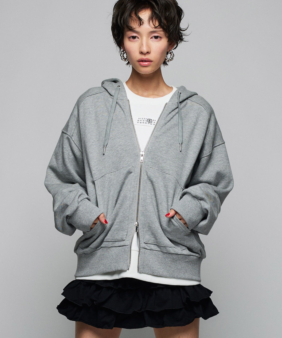 MODEL：H160cm B75cm H79cm