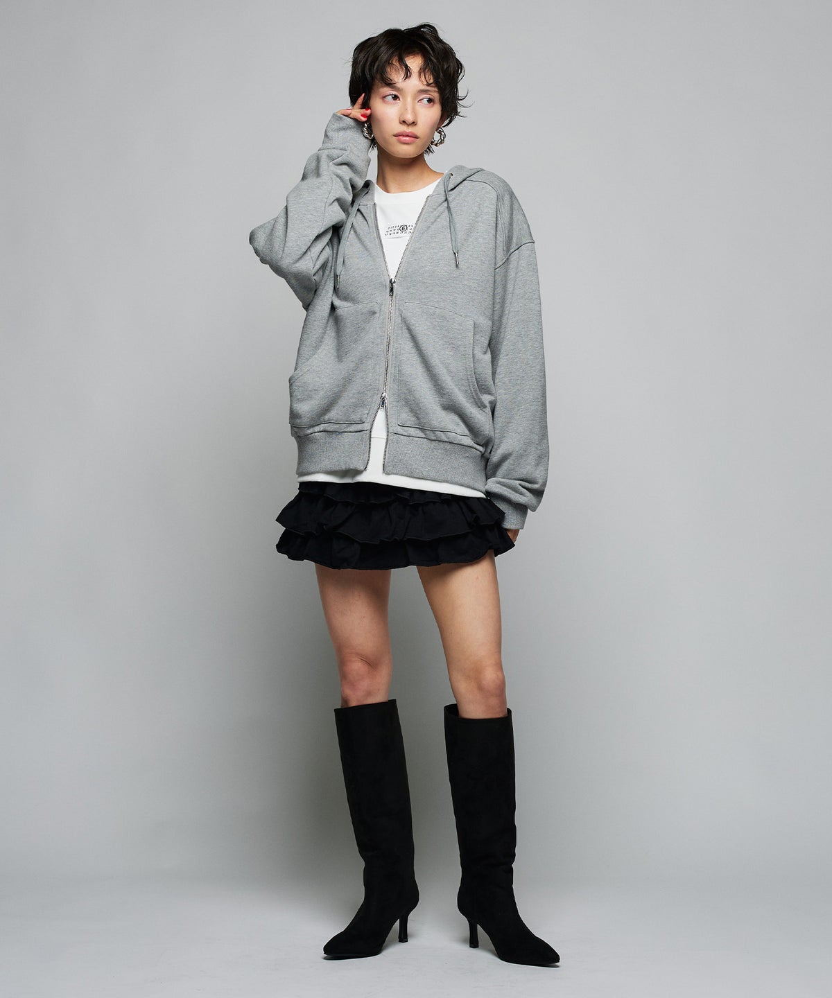 MODEL：H160cm B75cm H79cm