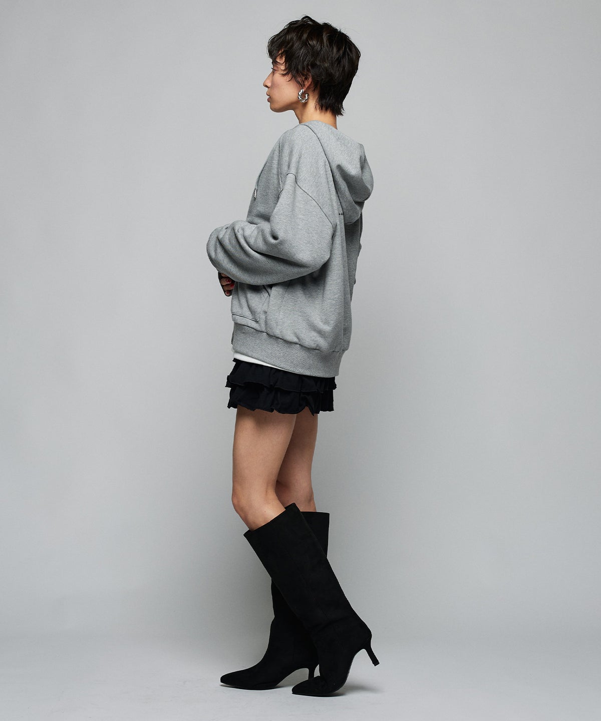 MODEL：H160cm B75cm H79cm