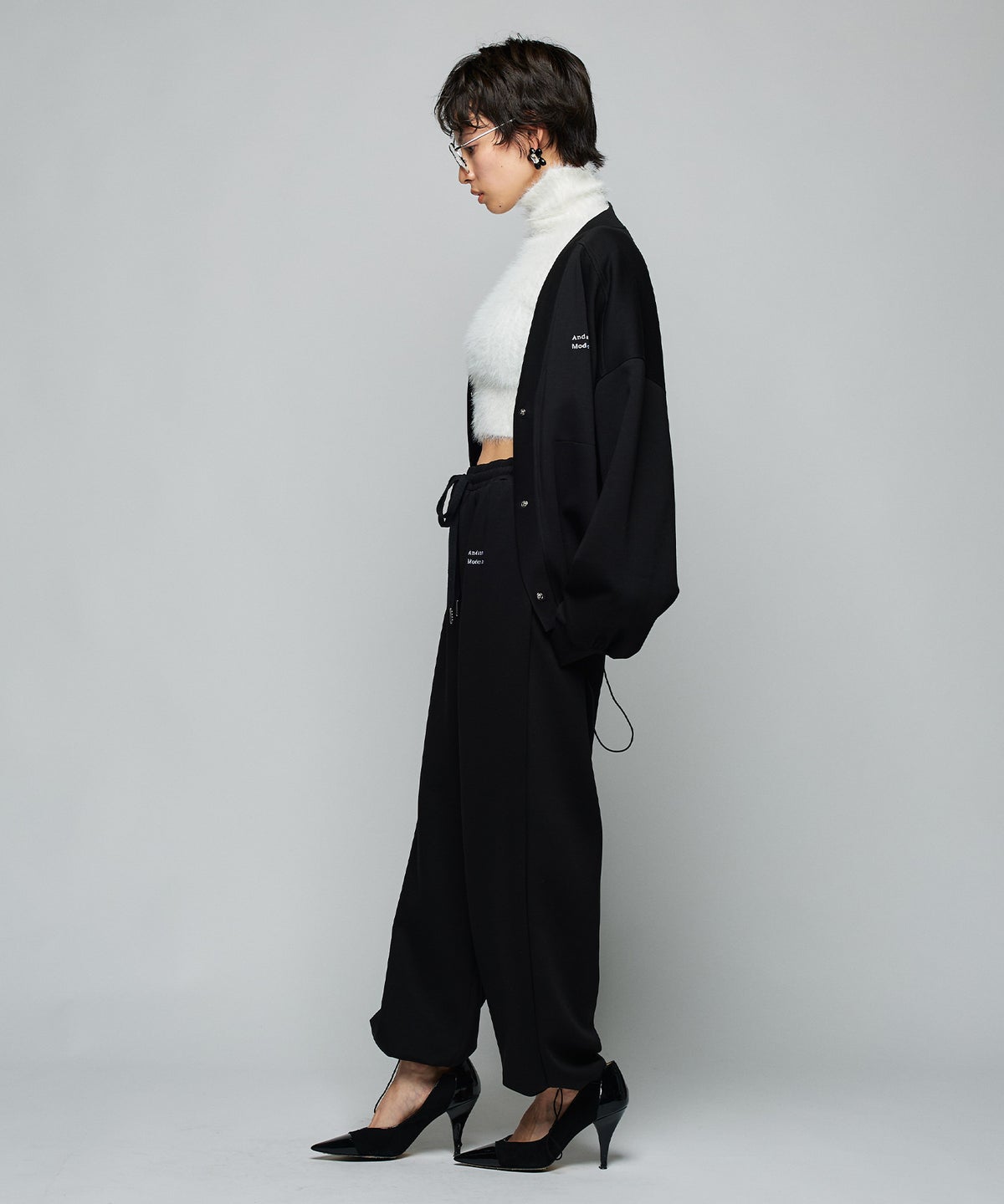 MODEL：H160cm B75cm H79cm