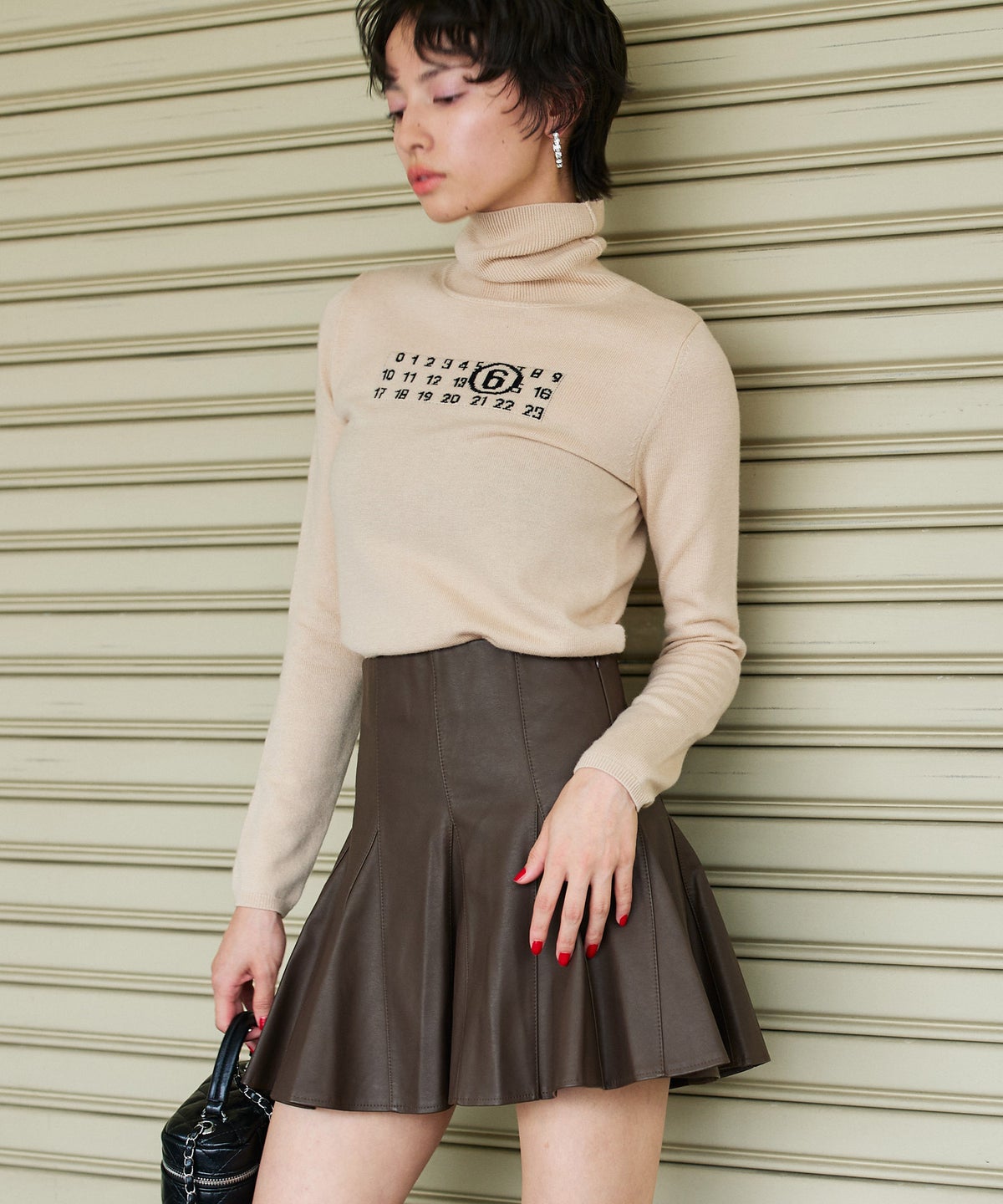 MODEL：H160cm B75cm H79cm