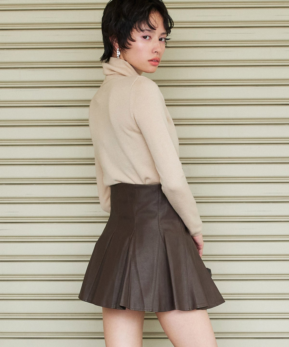 MODEL：H160cm B75cm H79cm