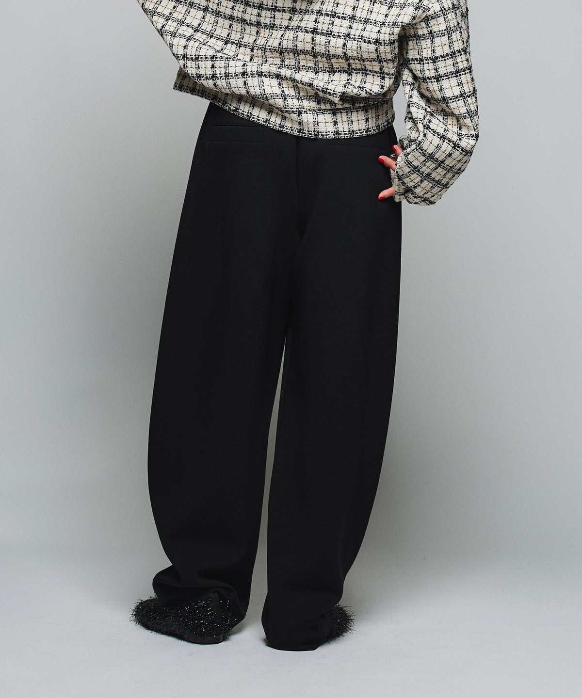 MODEL：H160cm B75cm H79cm
