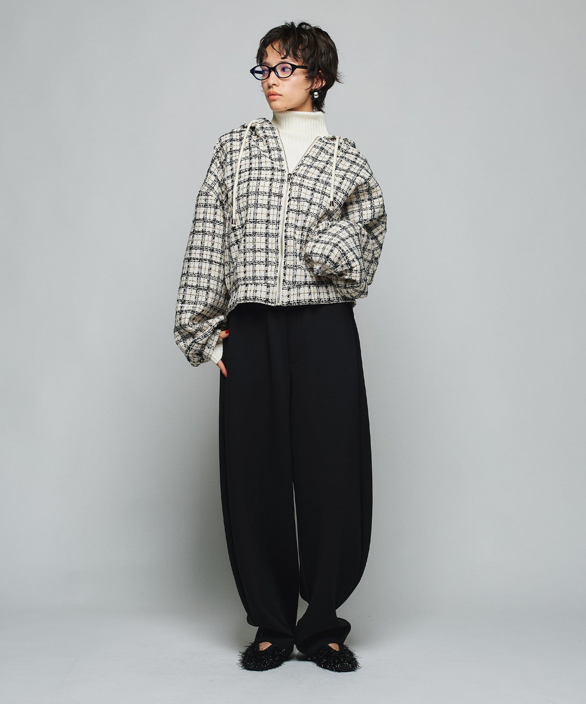 MODEL：H160cm B75cm H79cm
