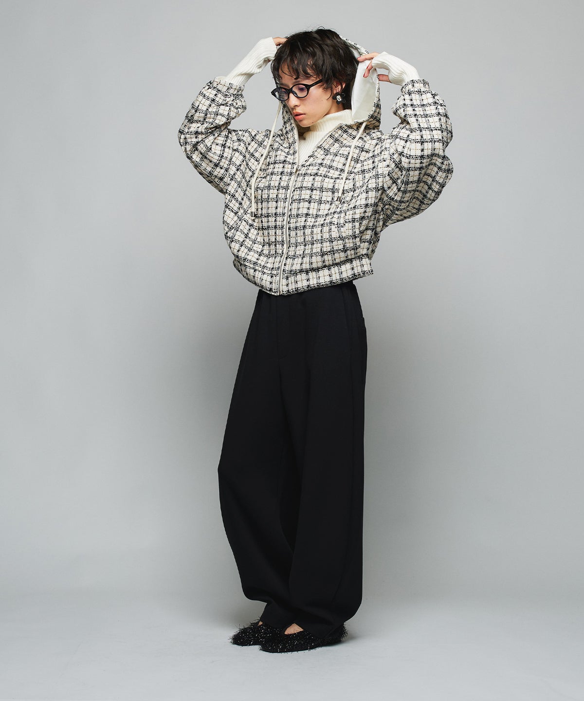 MODEL：H160cm B75cm H79cm