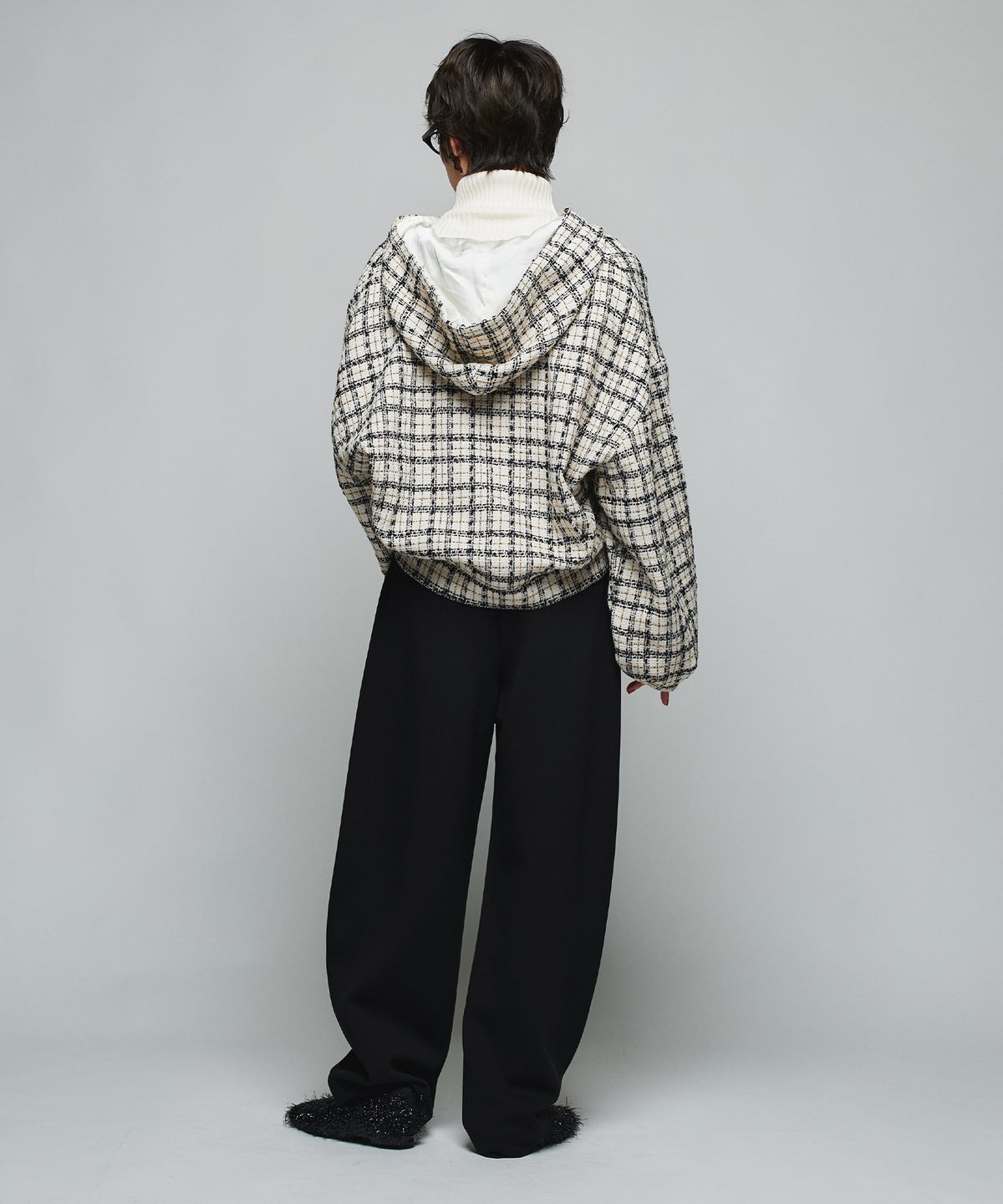 MODEL：H160cm B75cm H79cm