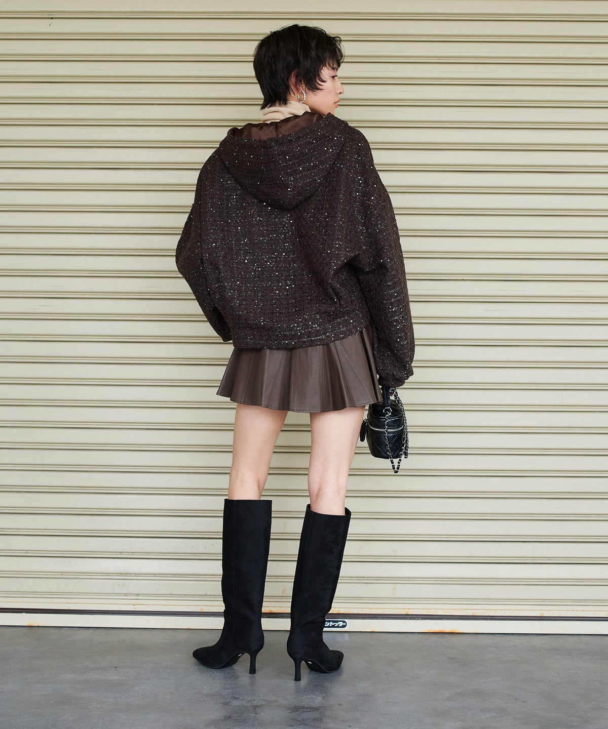 MODEL：H160cm B75cm H79cm