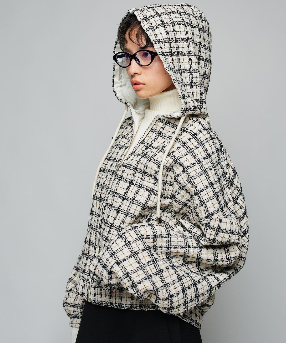 MODEL：H160cm B75cm H79cm