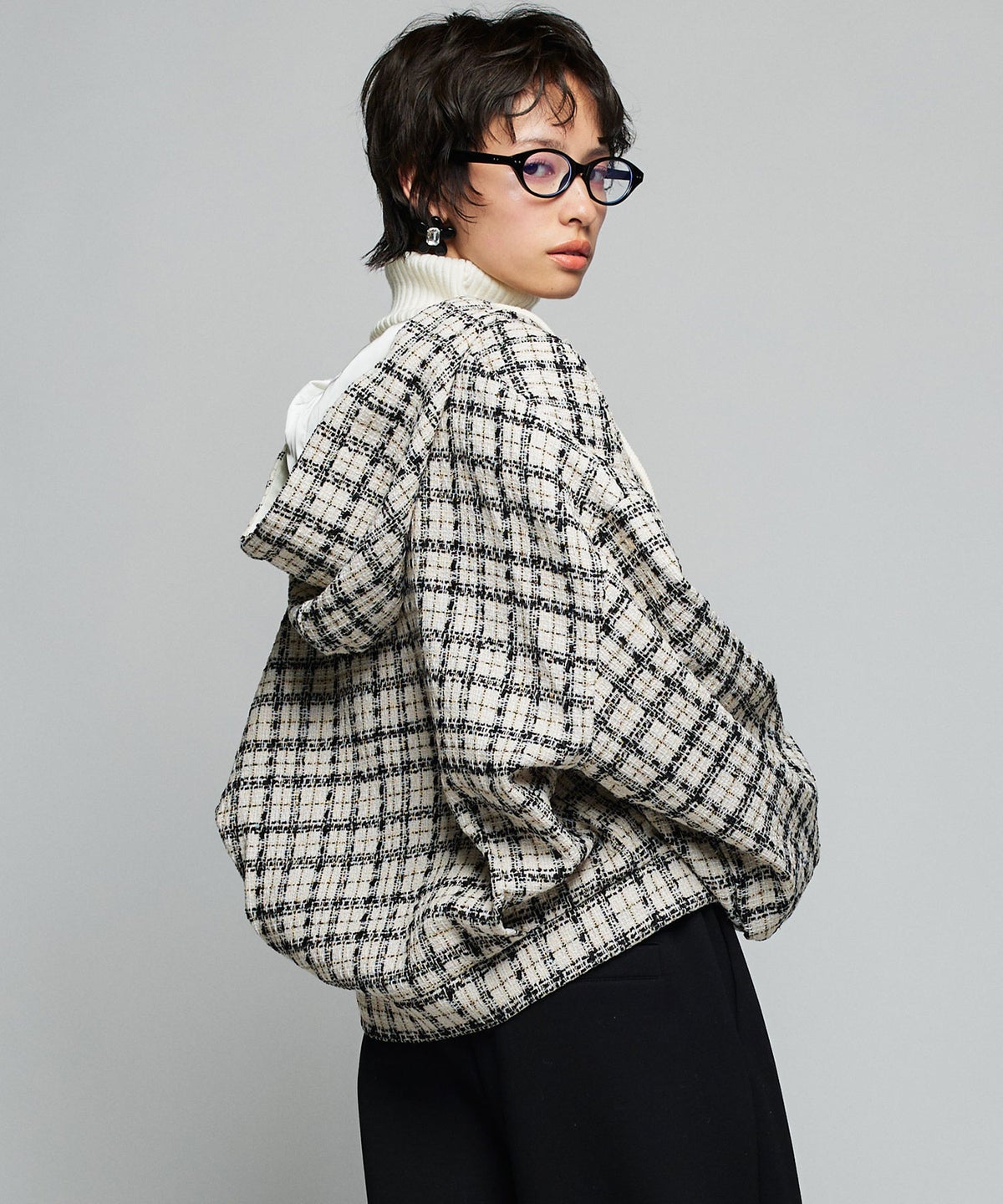 MODEL：H160cm B75cm H79cm