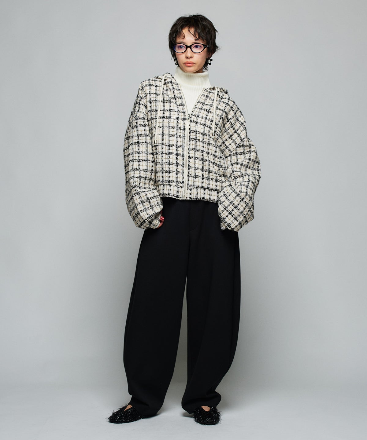 MODEL：H160cm B75cm H79cm