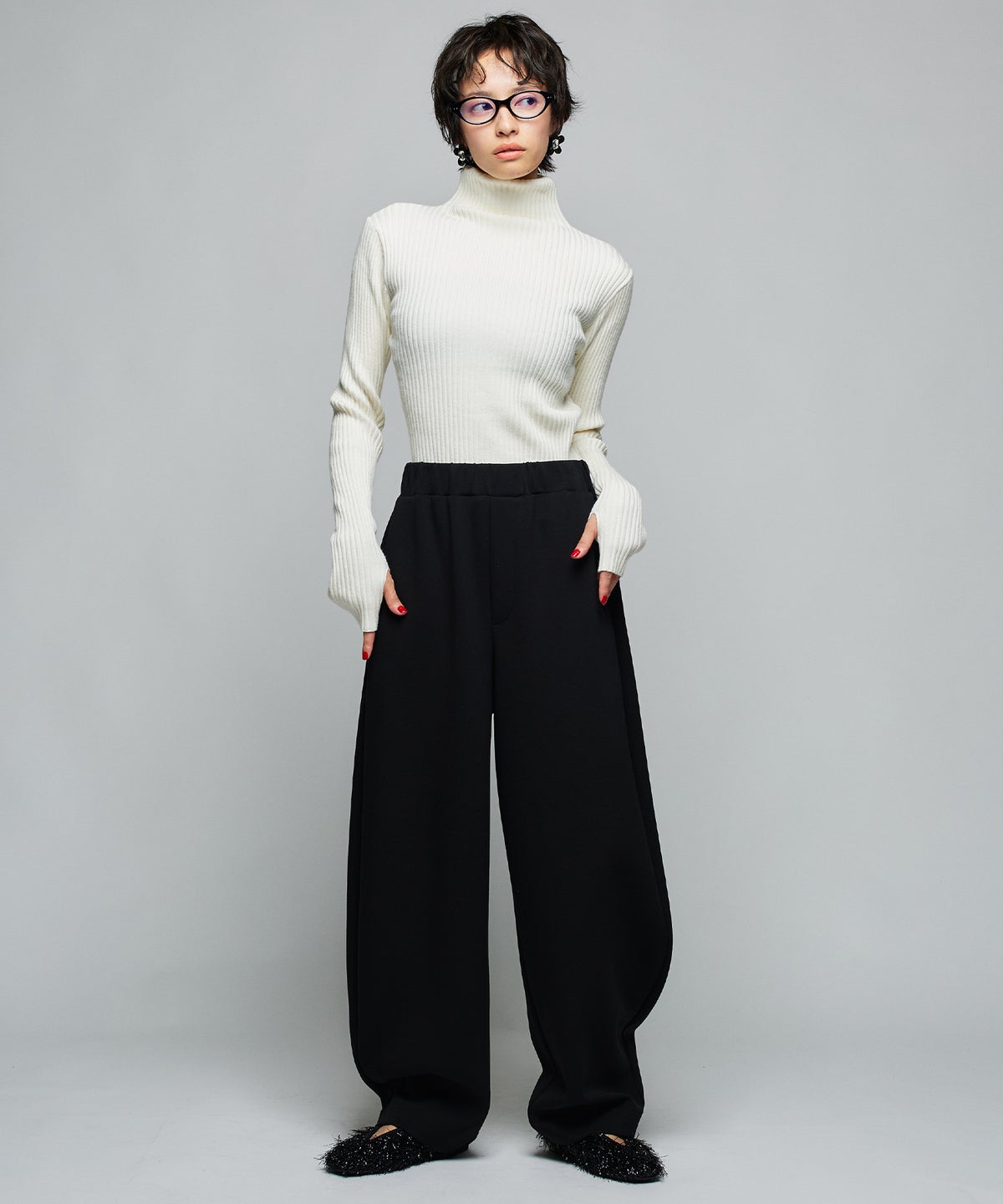 MODEL：H160cm B75cm H79cm