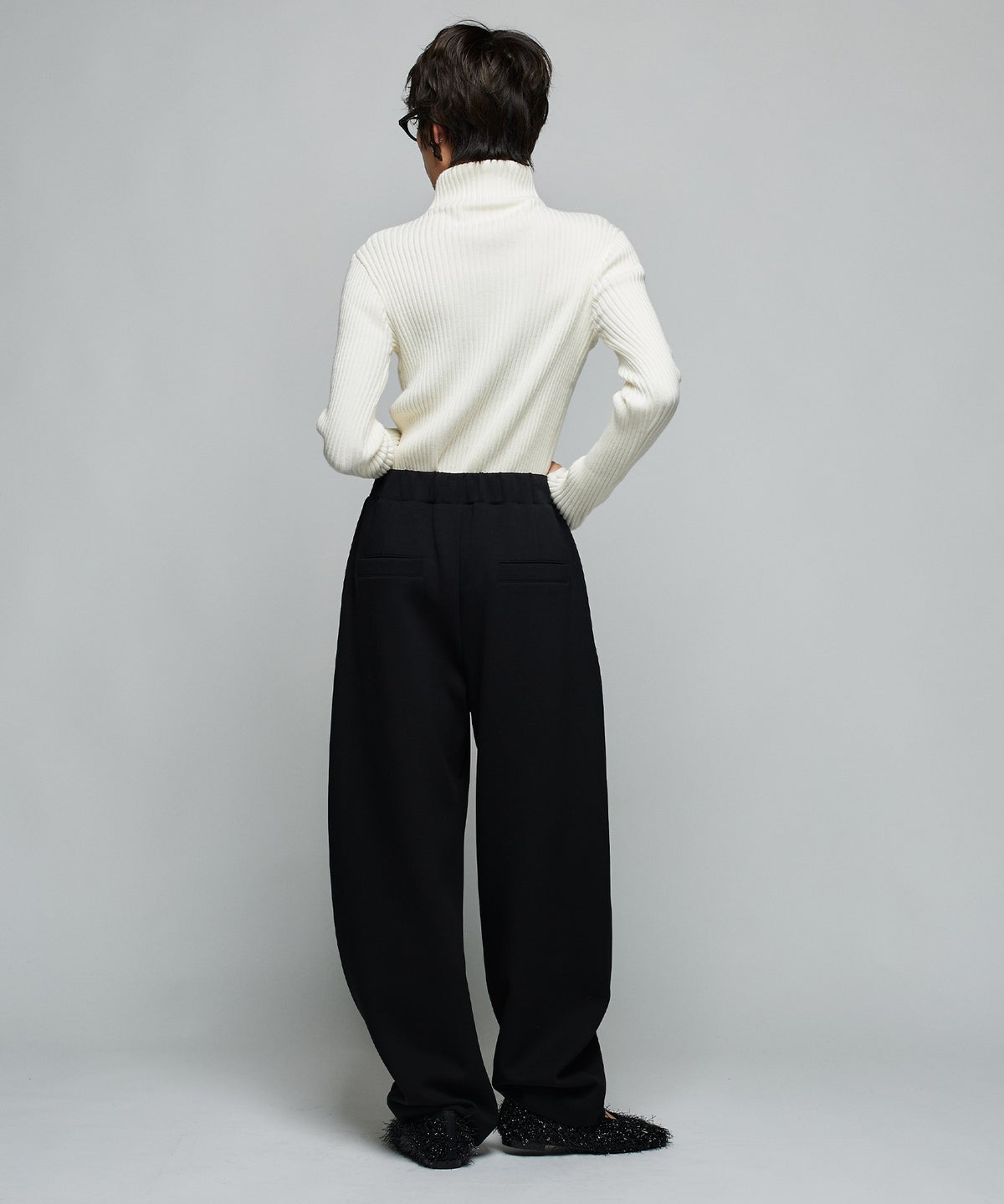 MODEL：H160cm B75cm H79cm